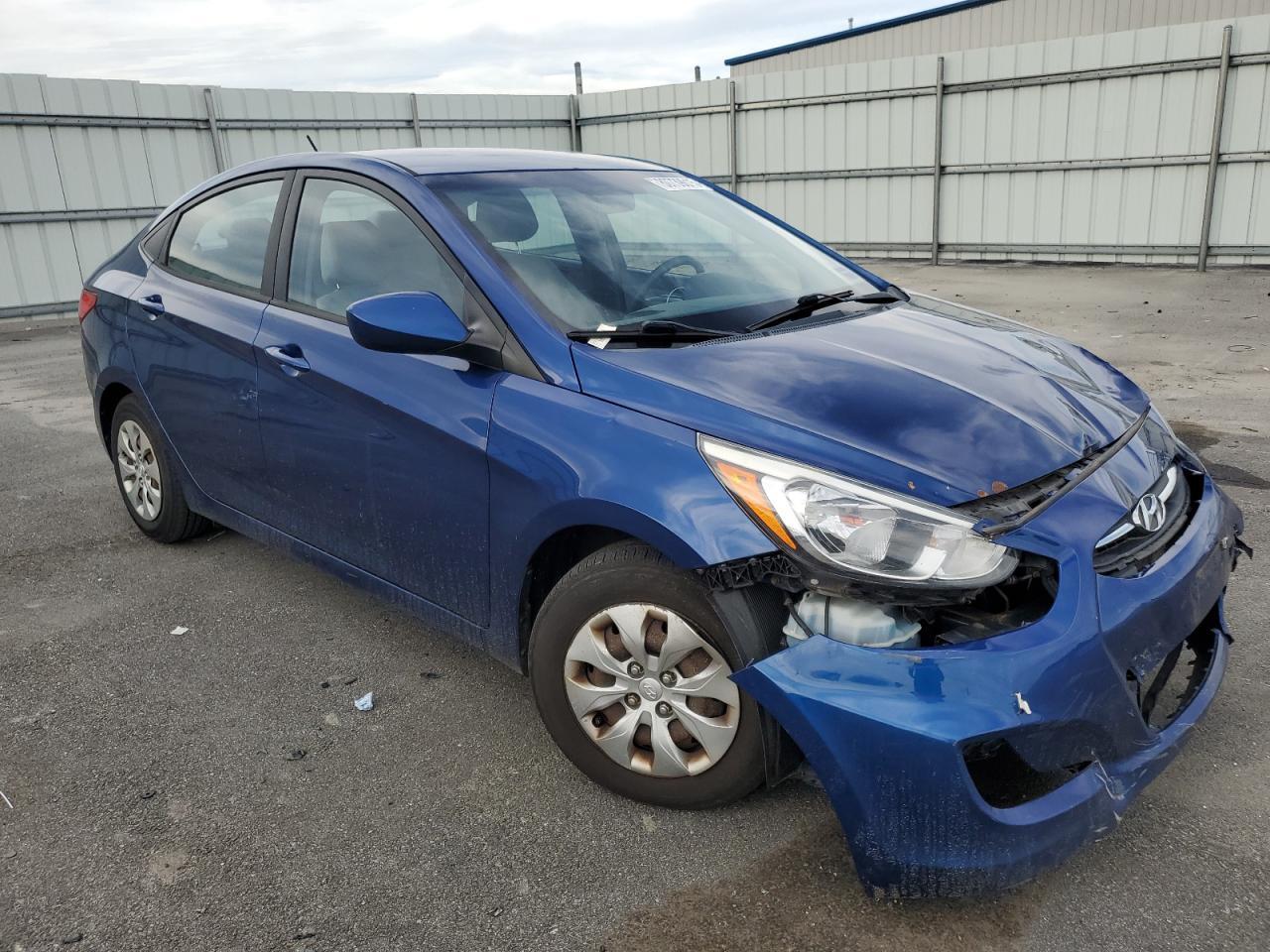2016 Hyundai Accent Se - Фото 4
