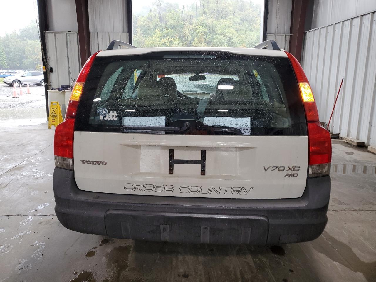 2002 Volvo V70 Xc - Image 6