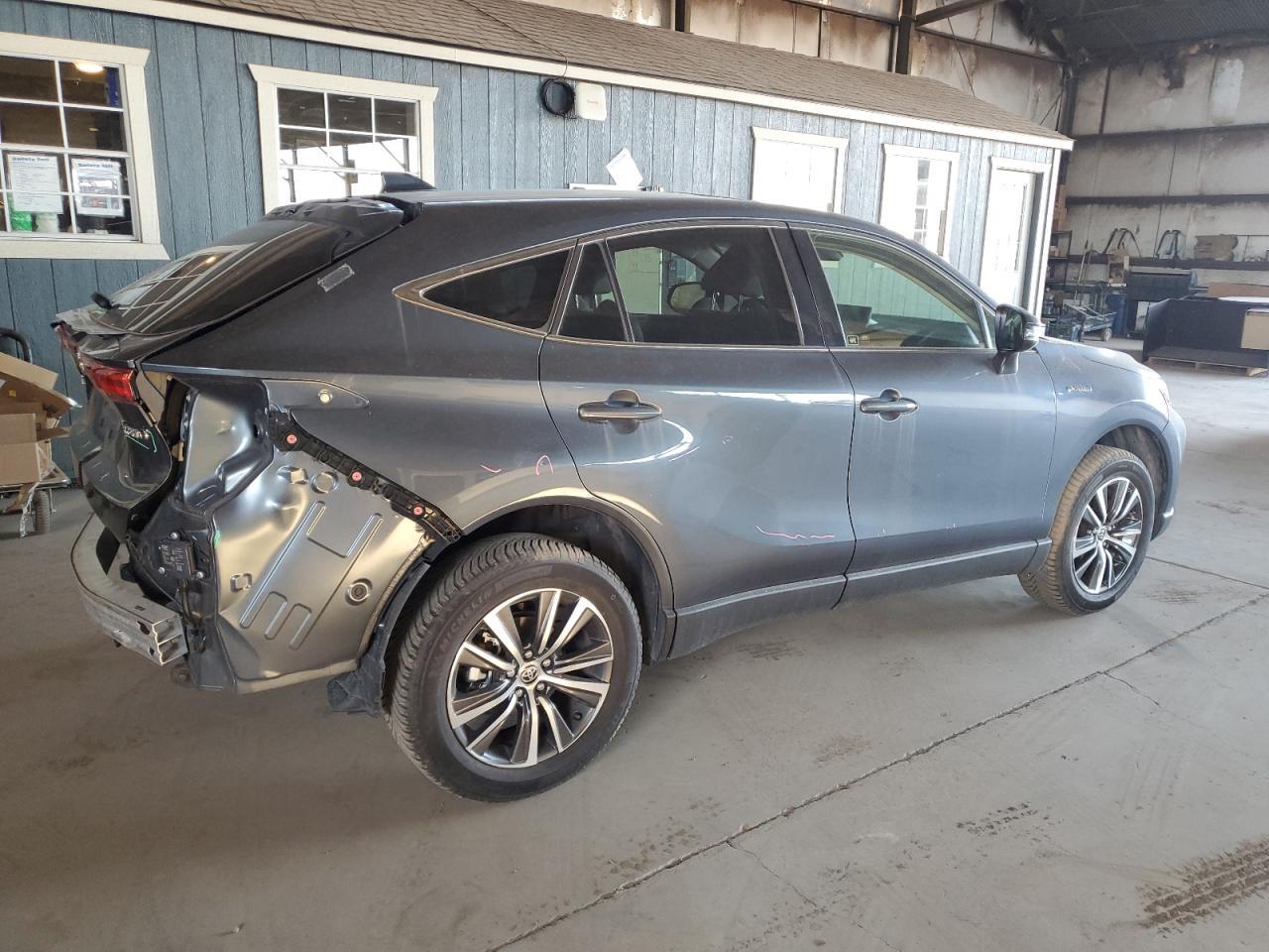 2021 Toyota Venza Le - Фото 3
