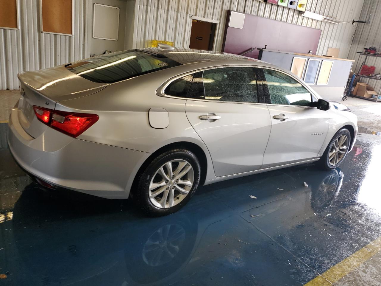 2018 Chevrolet Malibu Lt - Image 3