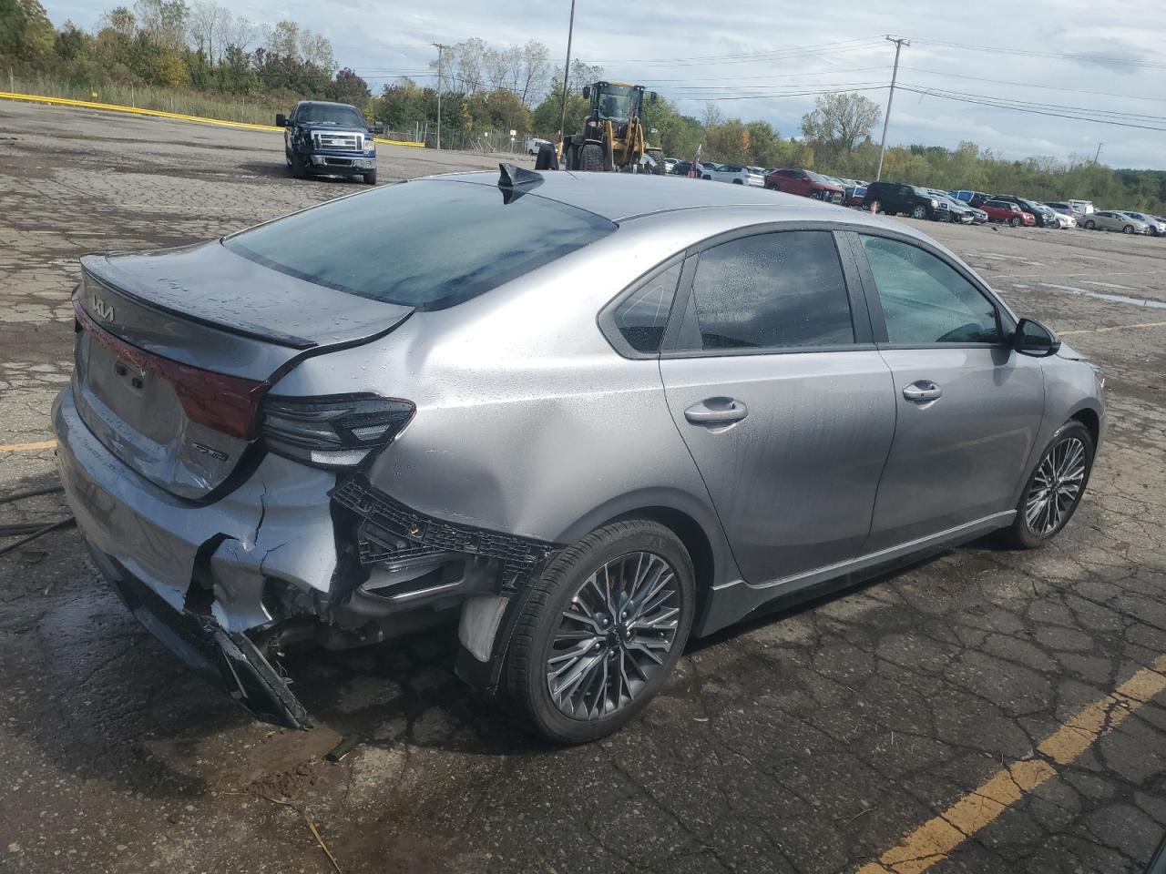 2024 Kia Forte Gt Line - Image 3