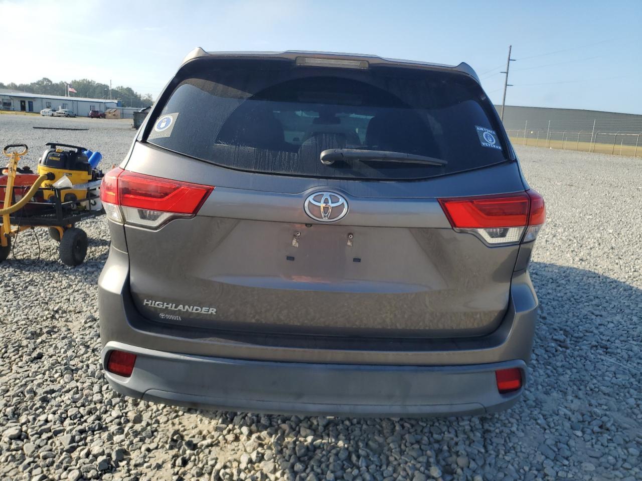 2018 Toyota Highlander Le - Фото 6