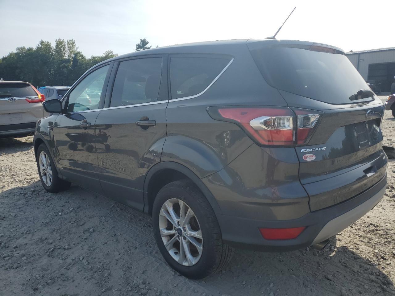 2017 Ford Escape Se - Image 2