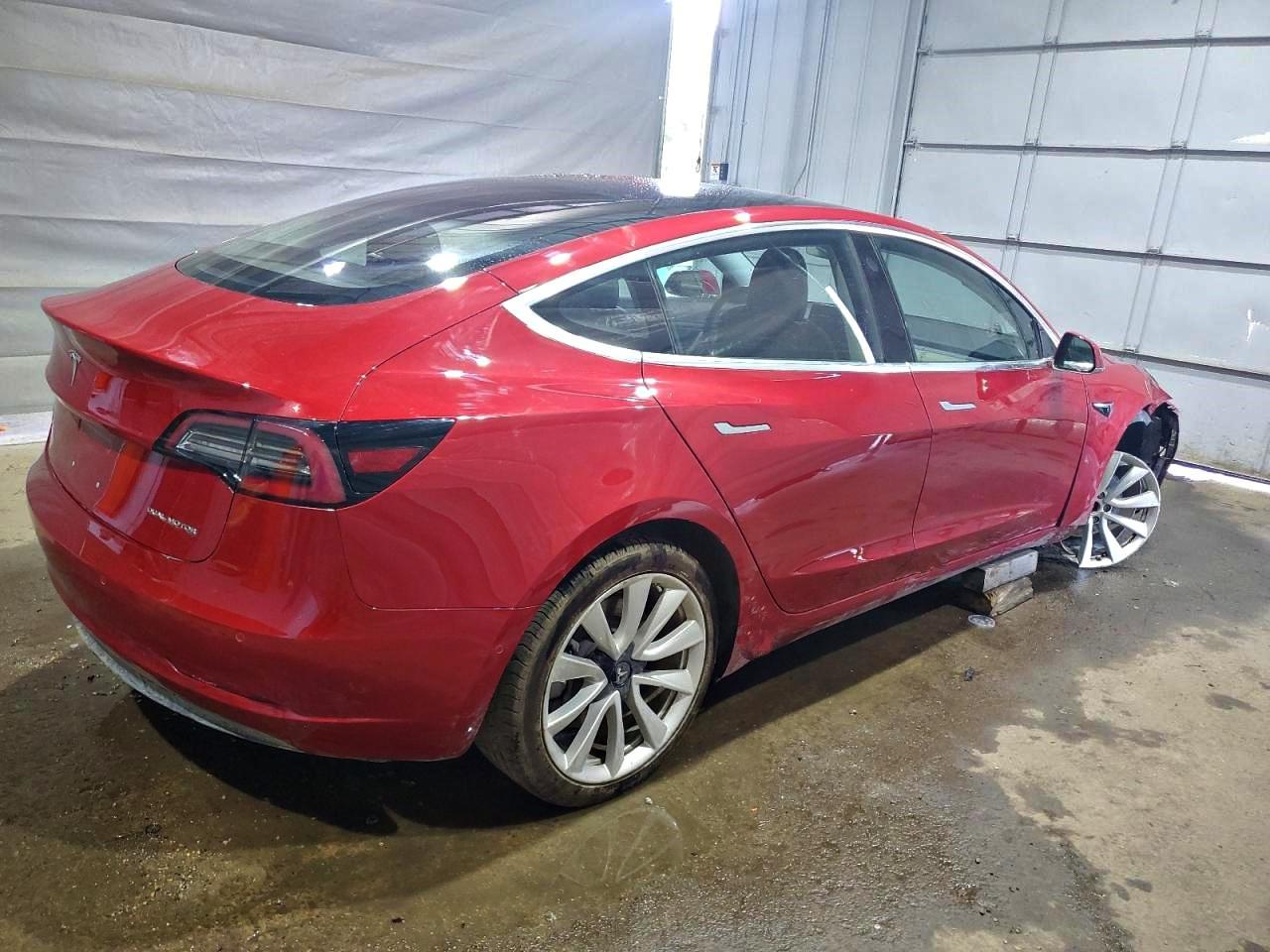 2018 Tesla Model 3 - Image 3