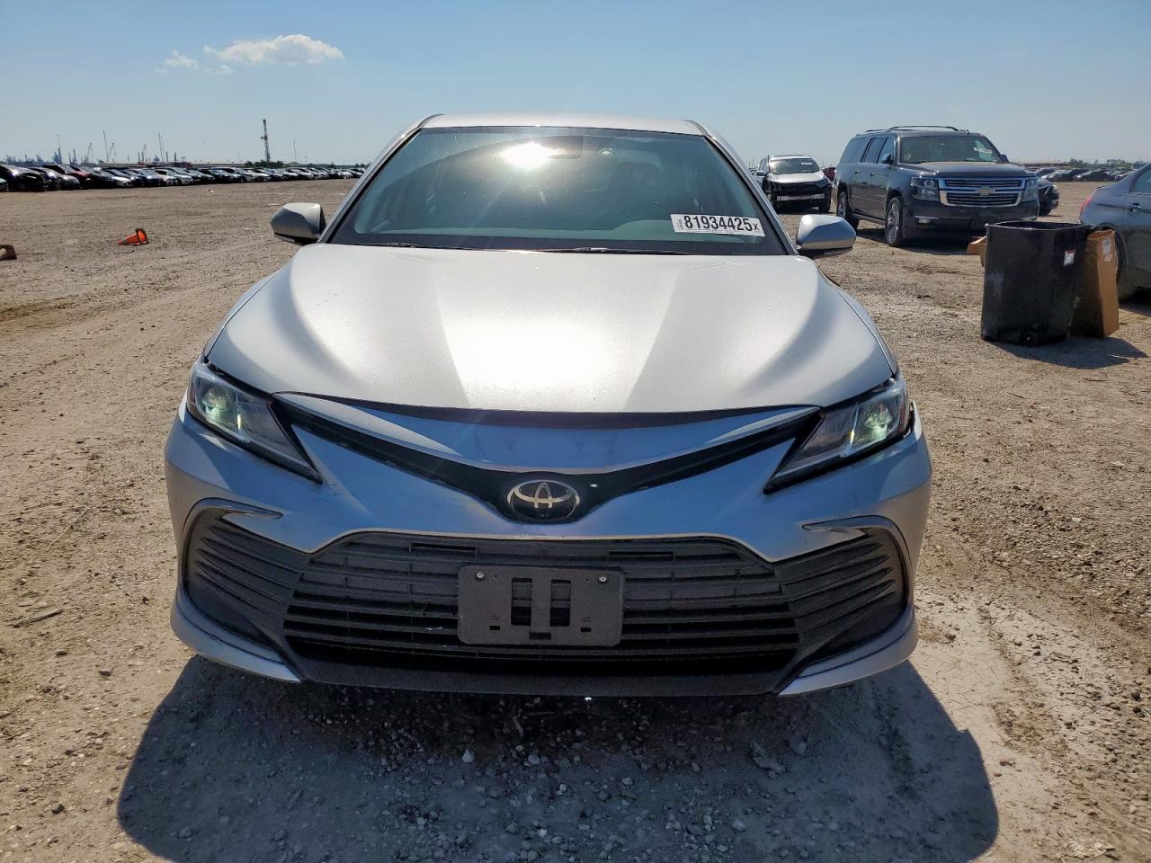 2022 Toyota Camry Le - Фото 5