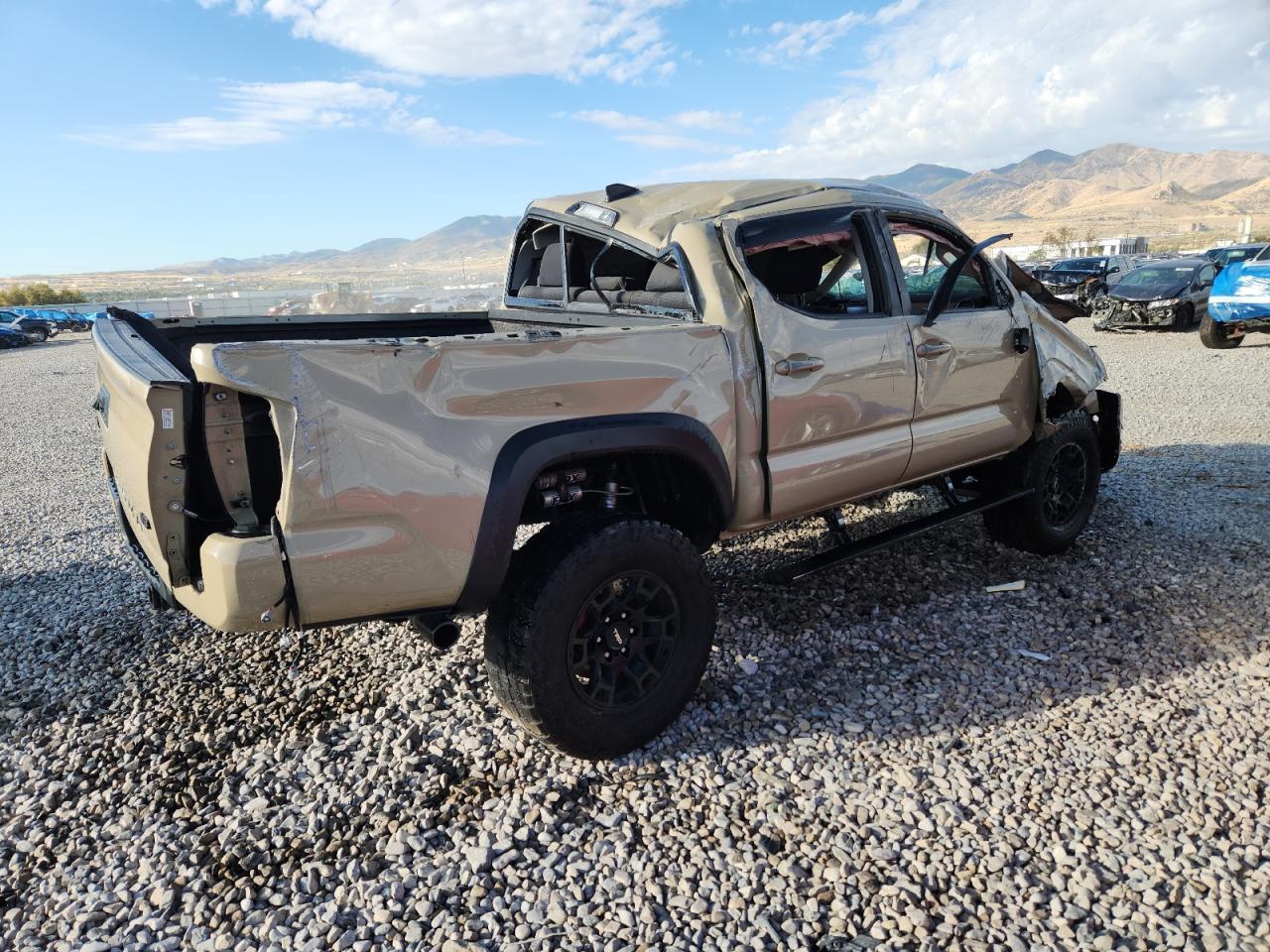 2017 Toyota Tacoma Double Cab - Фото 3