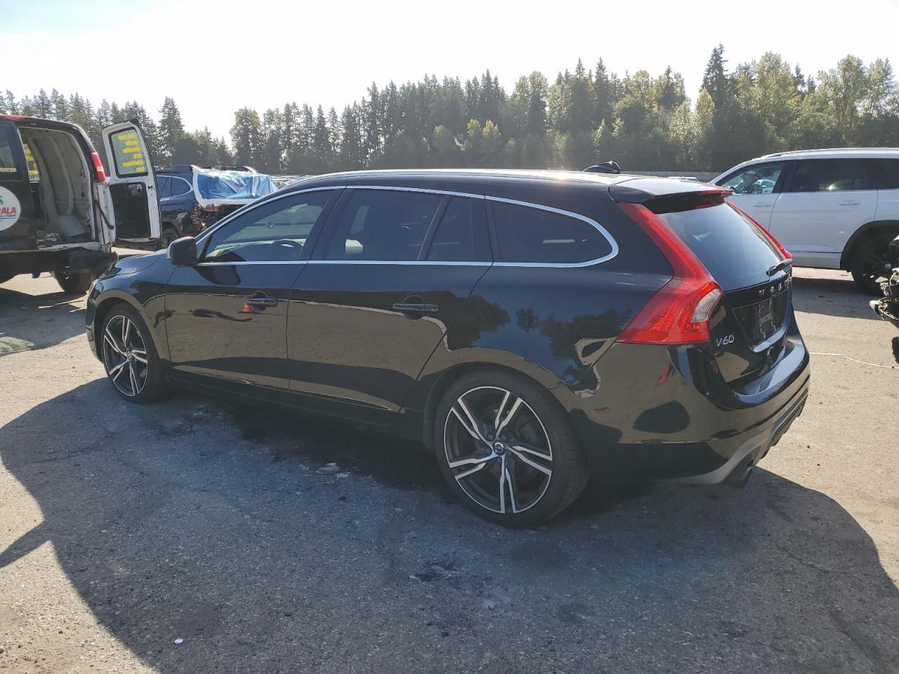 2017 Volvo V60 T6 R-Design - Фото 2