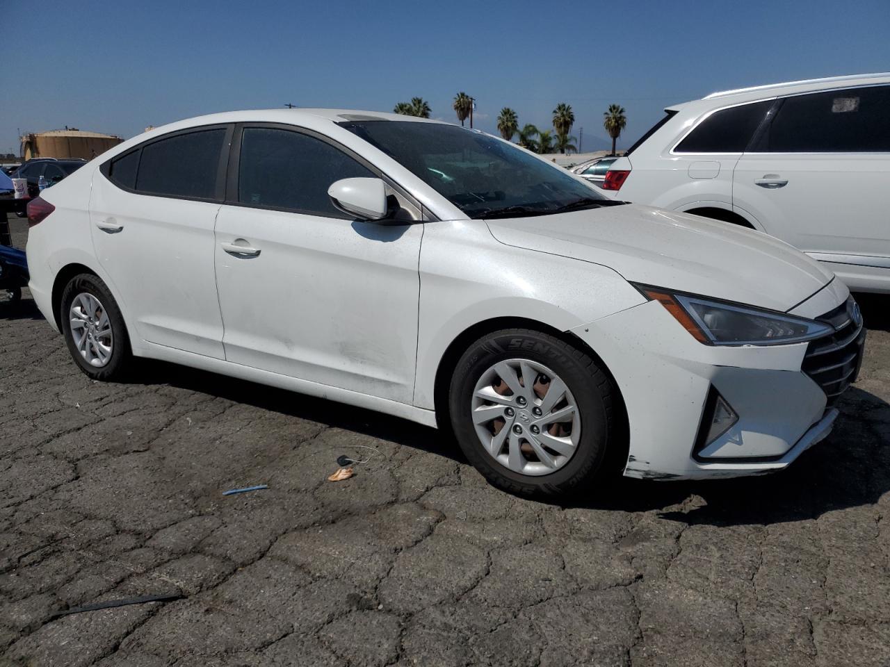 2019 Hyundai Elantra Se - Image 4