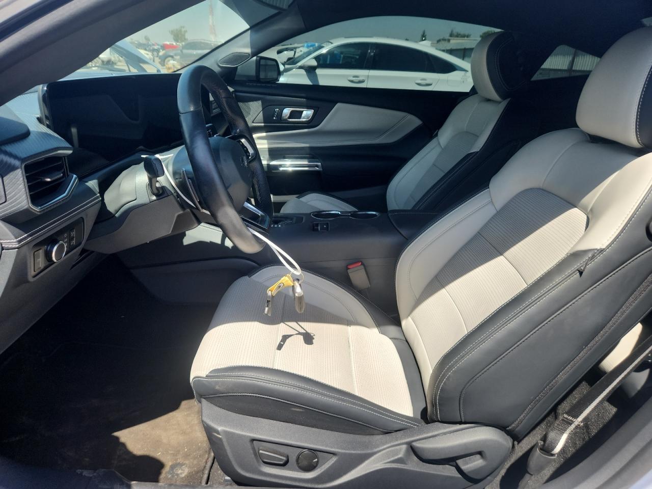 2025 Ford Mustang Gt - Фото 7