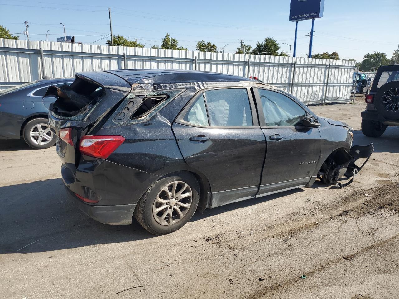 2020 Chevrolet Equinox Ls - Фото 3
