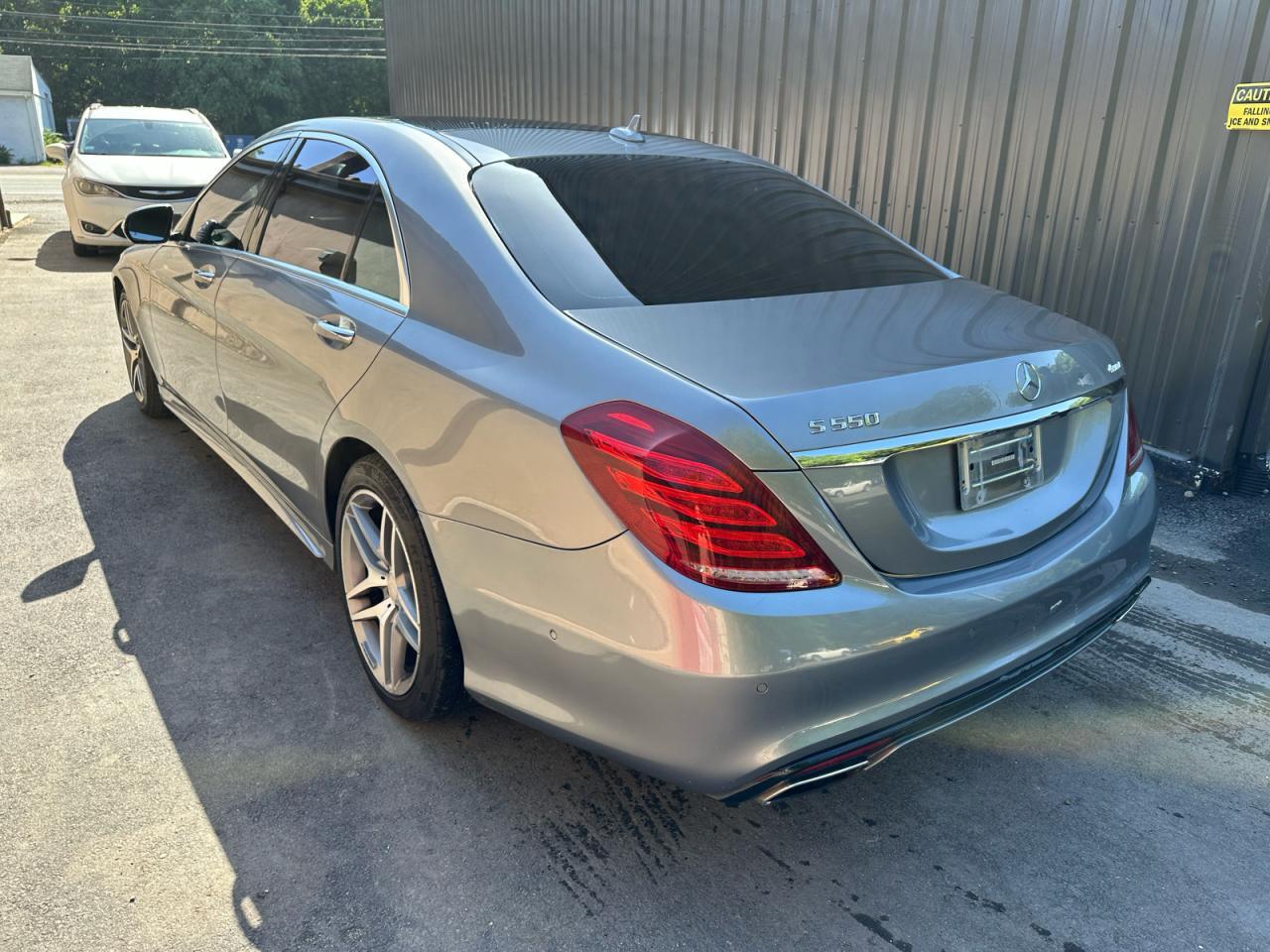 2015 Mercedes-Benz S 550 4Matic - Image 3