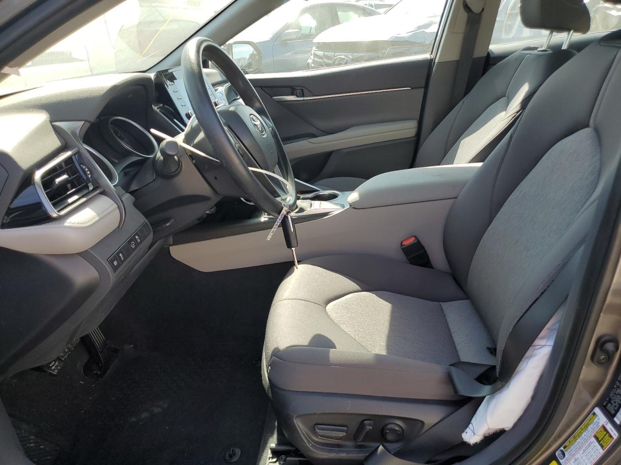 2024 Toyota Camry Le - Фото 7