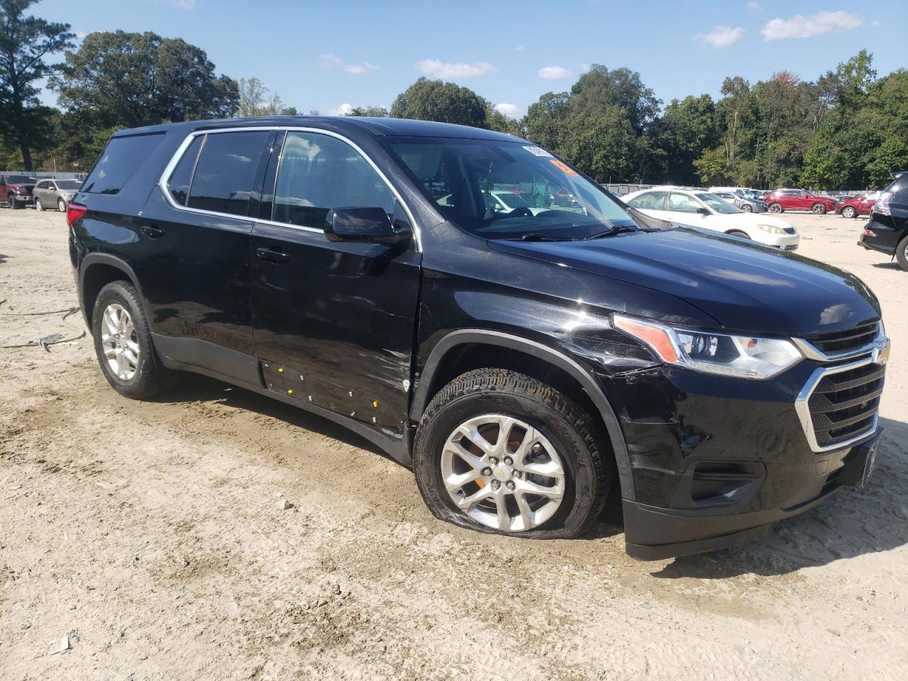 2020 Chevrolet Traverse Ls - Фото 4