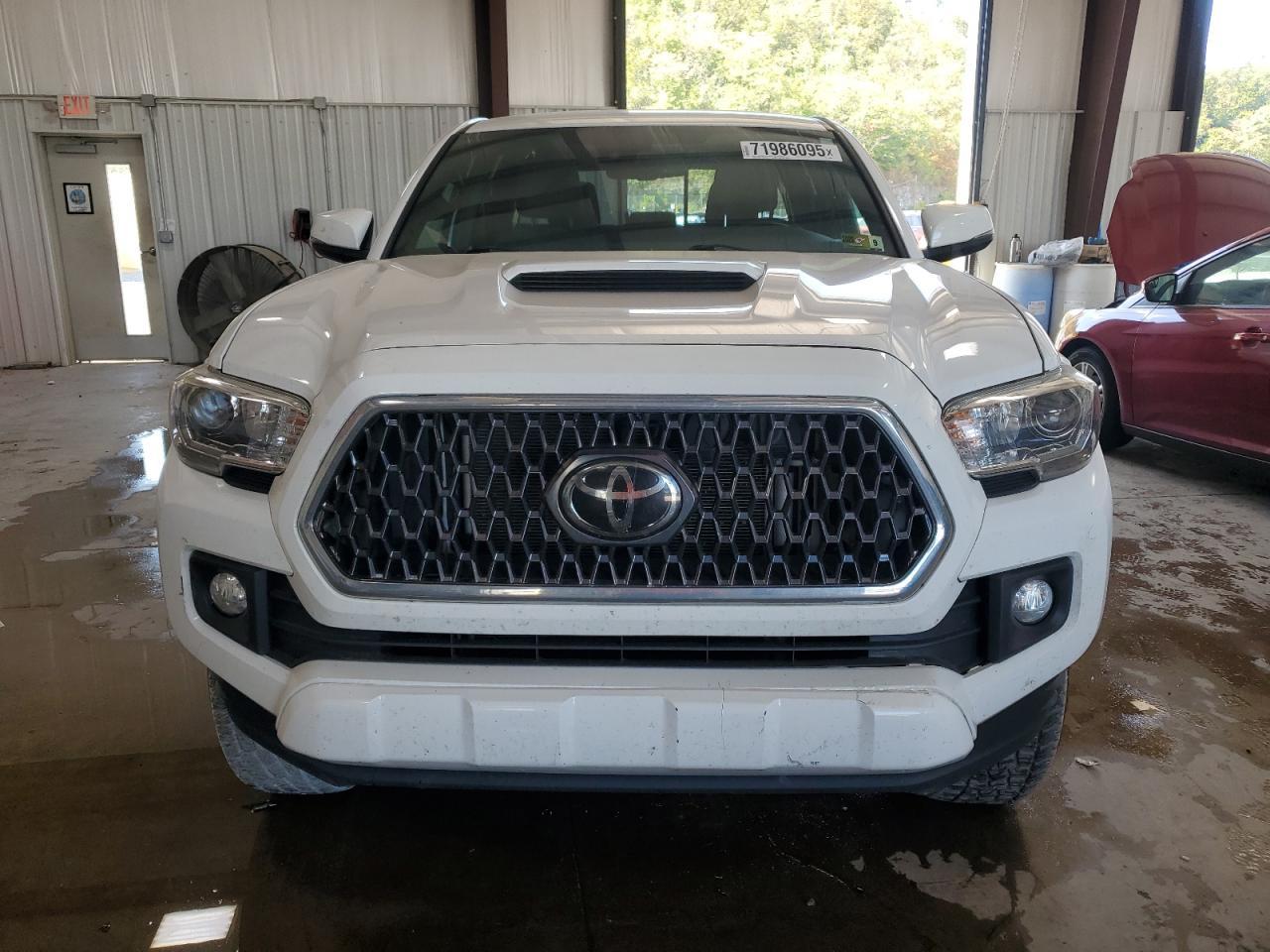 2019 Toyota Tacoma Double Cab - Image 5