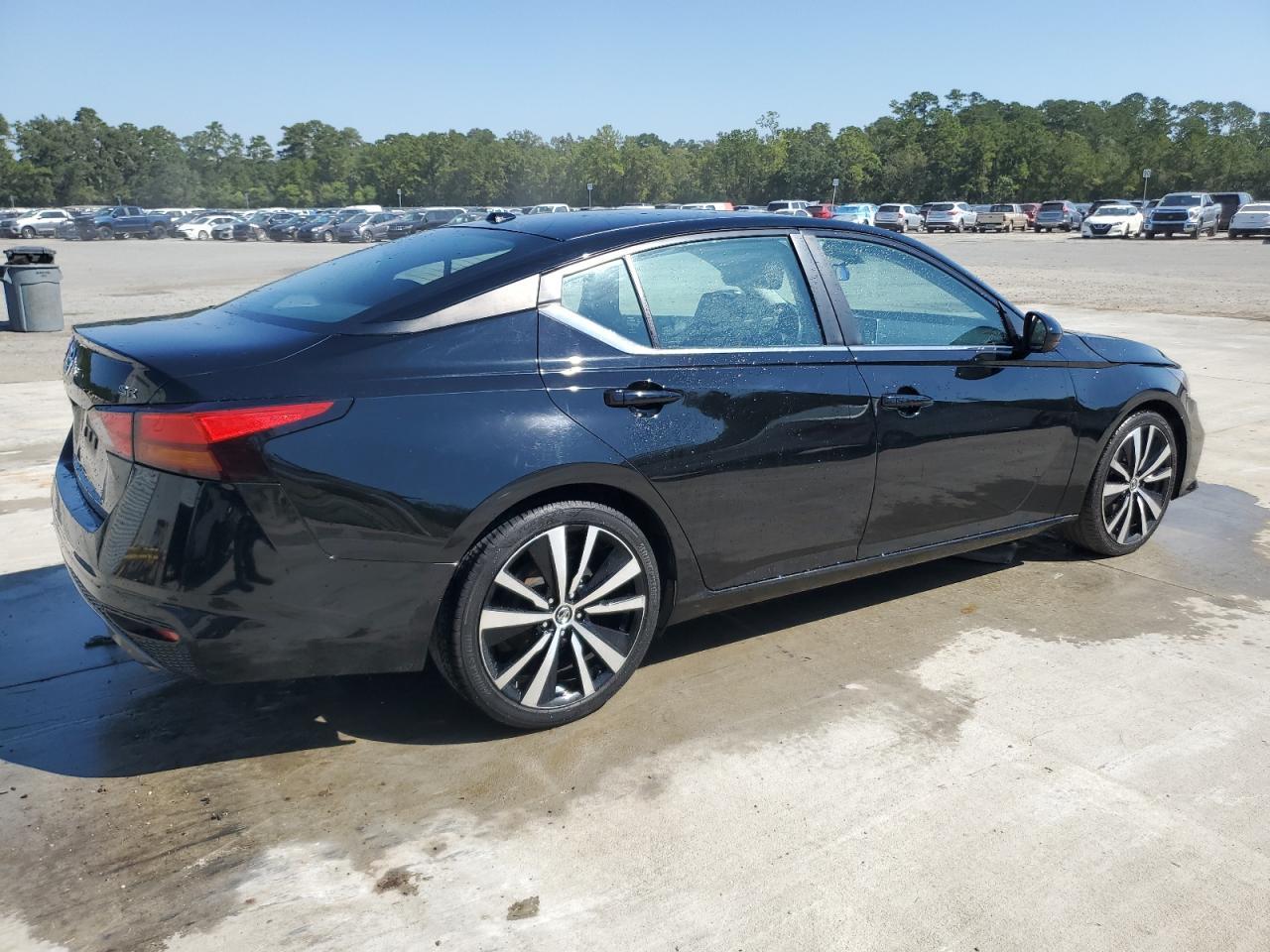 2022 Nissan Altima Sr - Image 3