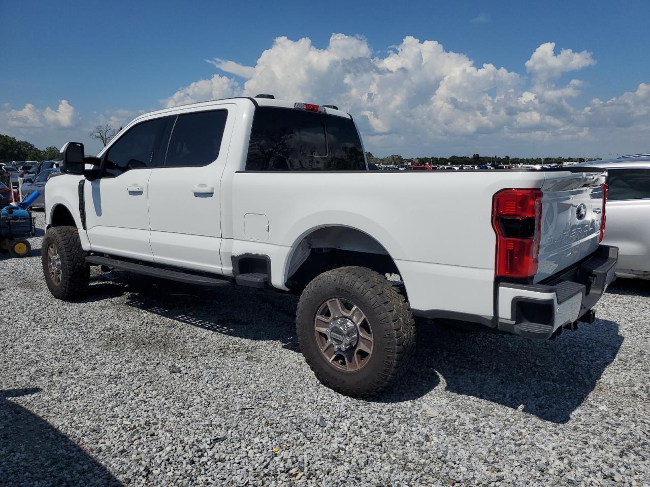 2023 Ford F250 Super Duty - Фото 2