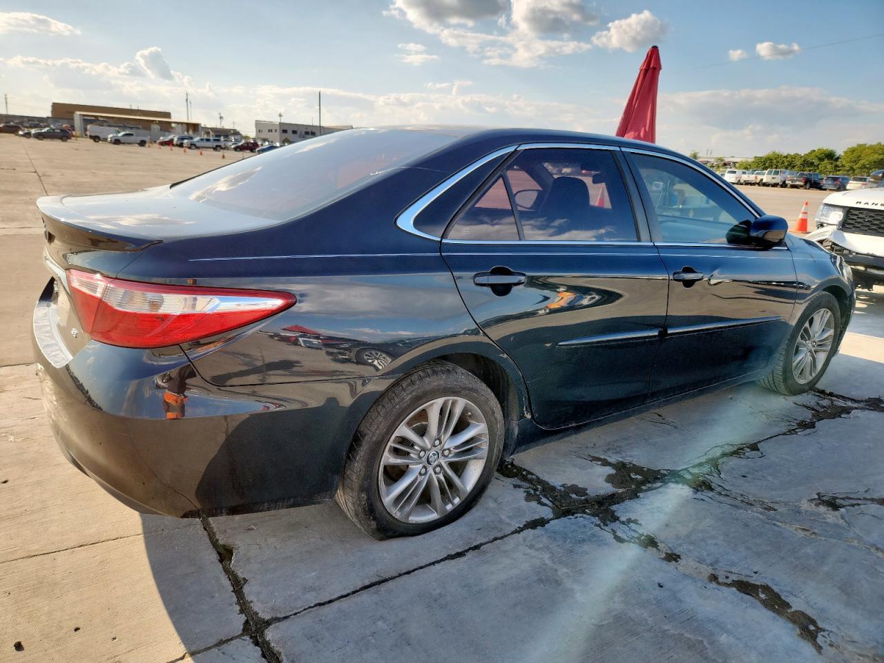 2015 Toyota Camry Le - Фото 3