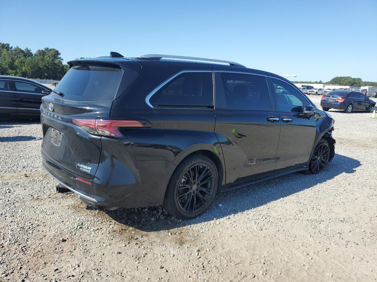 2022 Toyota Sienna Limited - Фото 3