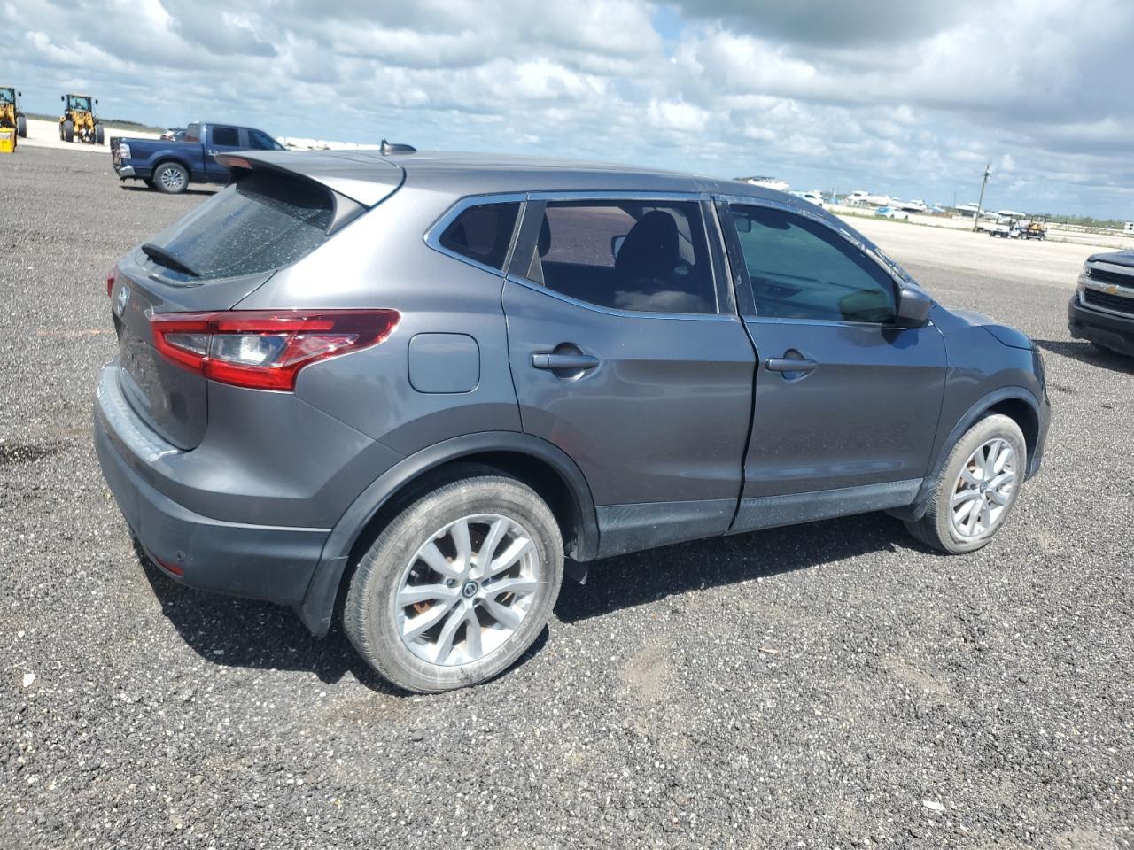 2020 Nissan Rogue Sport S - Image 3