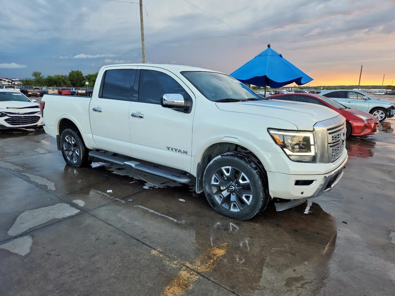 2023 Nissan Titan Sv - Image 4