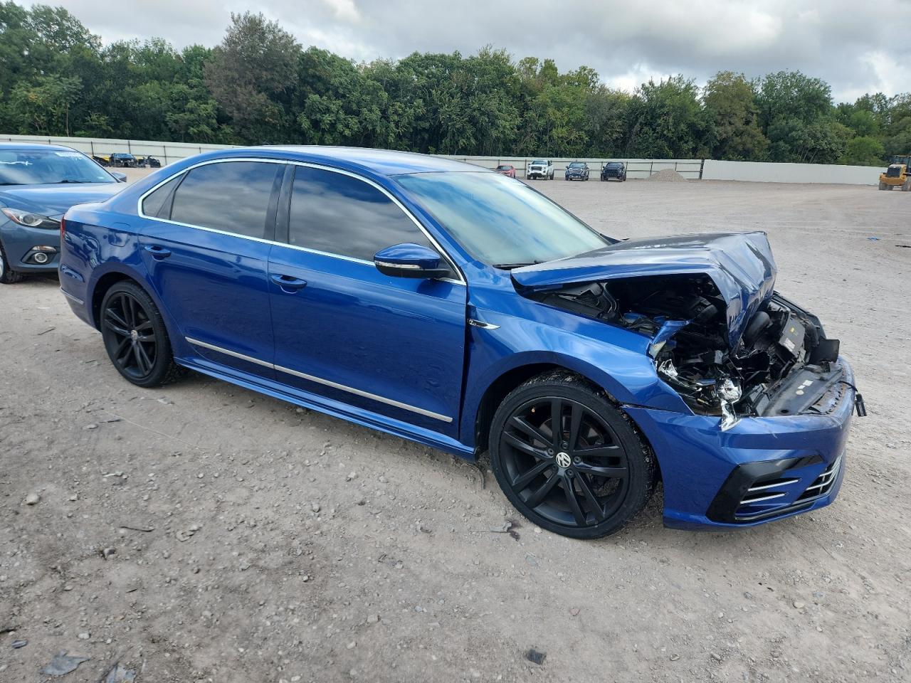 2017 Volkswagen Passat R-Line - Фото 4