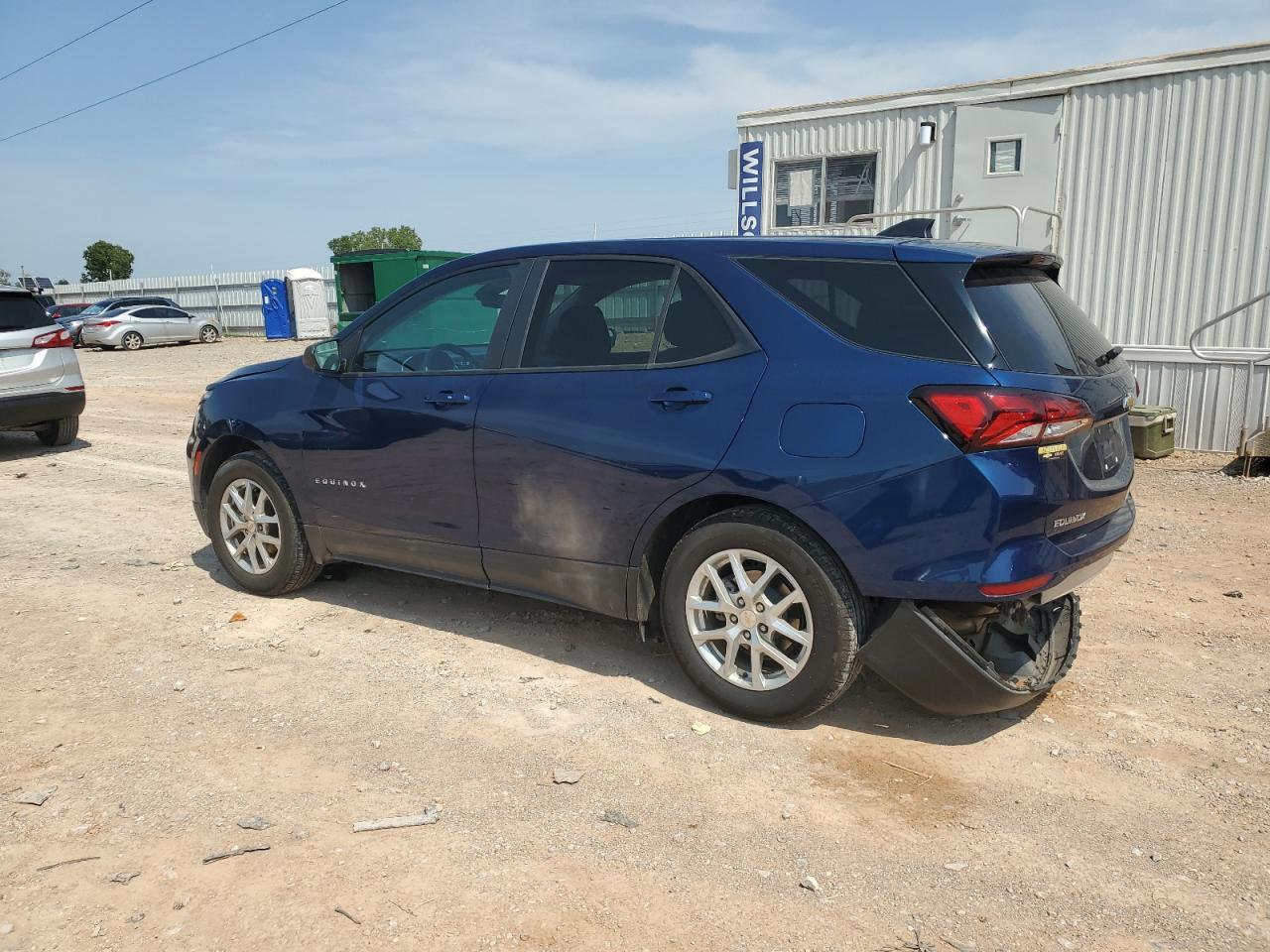2022 Chevrolet Equinox Ls - Фото 2