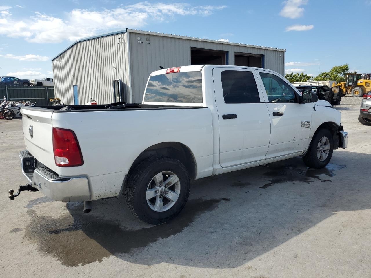 2022 Ram 1500 Classic Slt - Фото 3