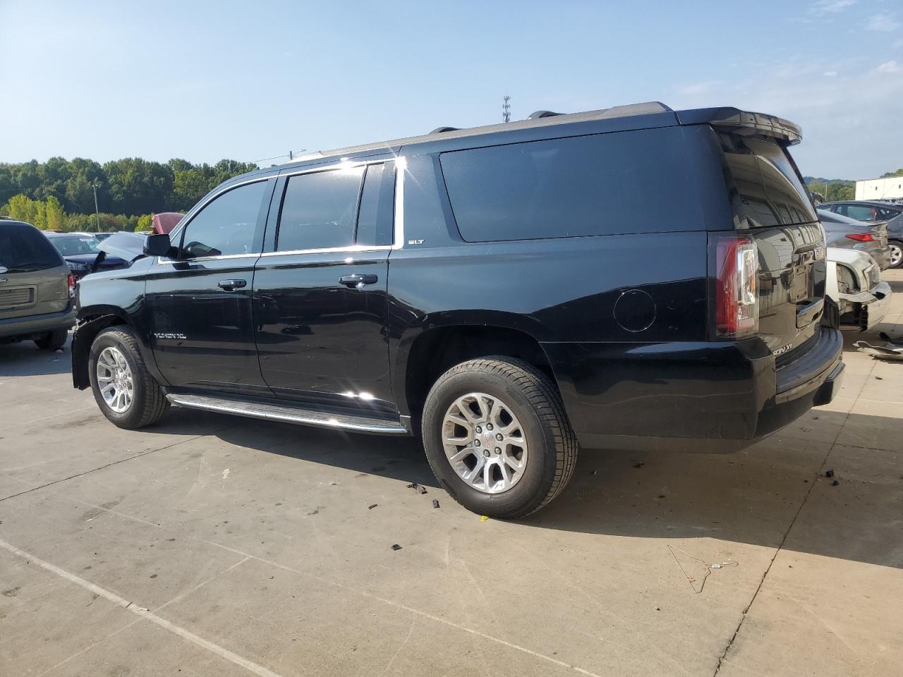 2017 GMC Yukon Xl K1500 Slt - Фото 2