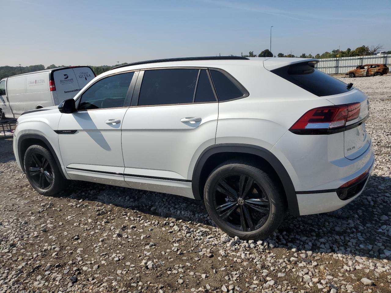 2023 Volkswagen Atlas Cross Sport Sel R-Line - Фото 2