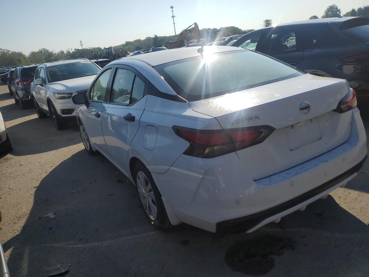 2020 Nissan Versa S - Фото 2