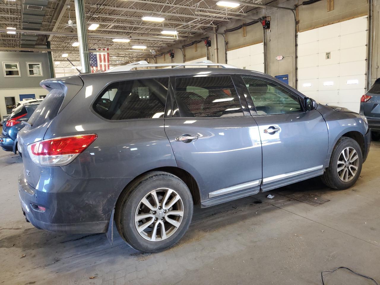 2013 Nissan Pathfinder S - Фото 3