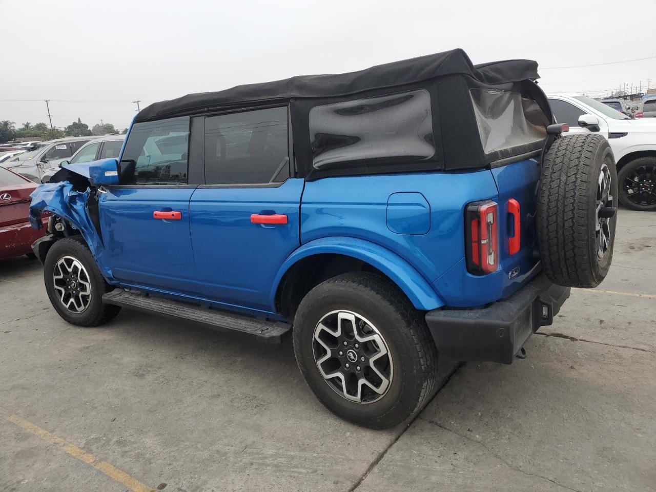 2022 Ford Bronco Base - Image 2