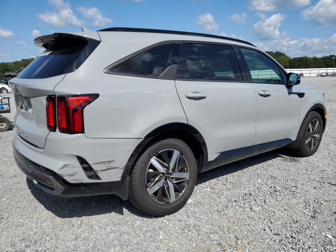 2022 Kia Sorento Ex - Image 3