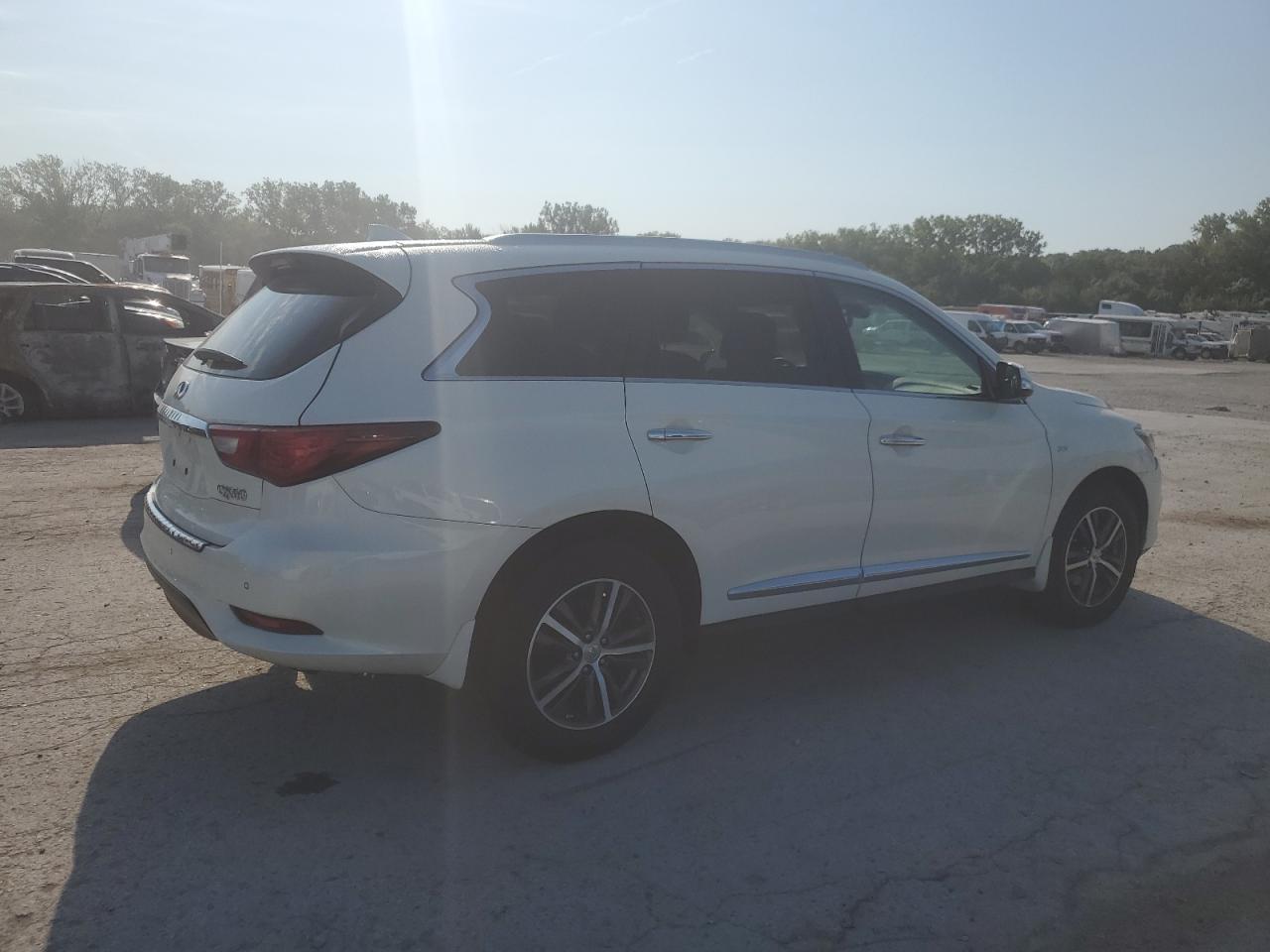 2017 Infiniti Qx60 - Image 3