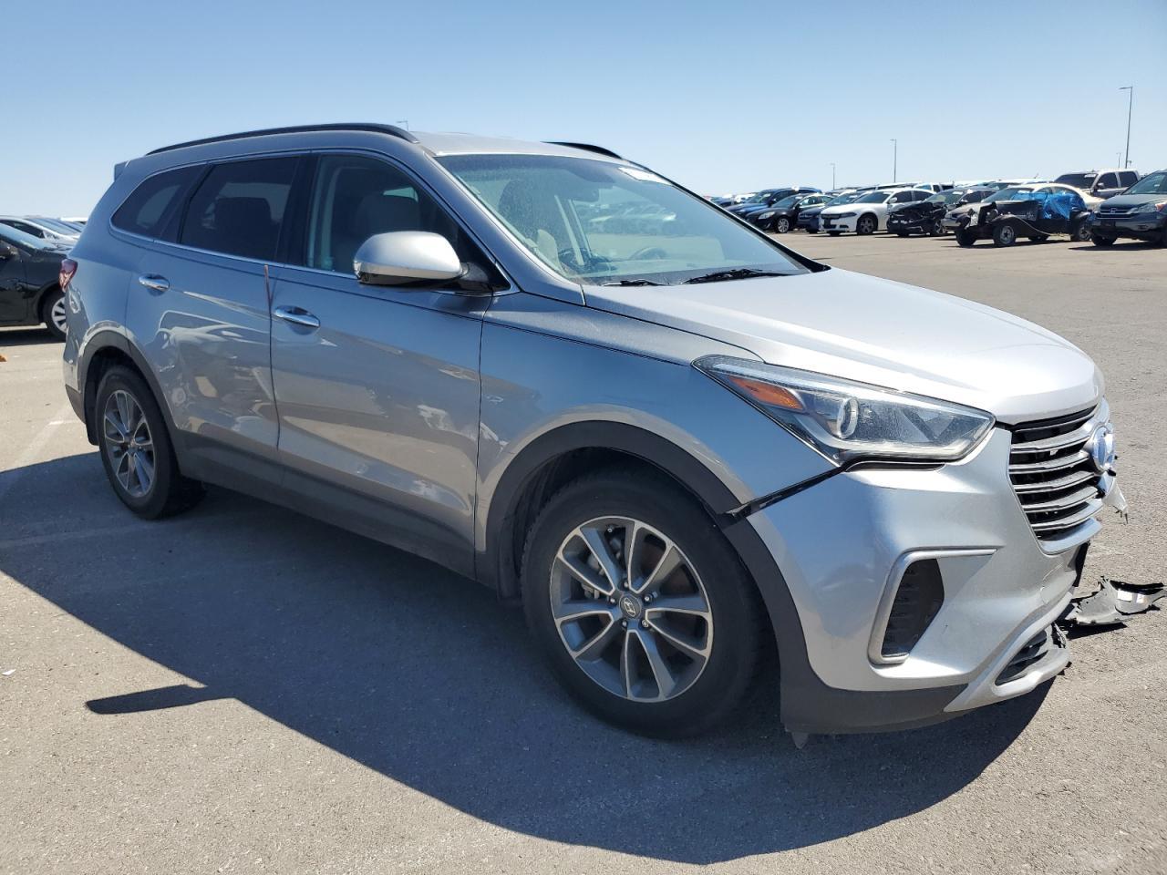 2018 Hyundai Santa Fe Se - Фото 4