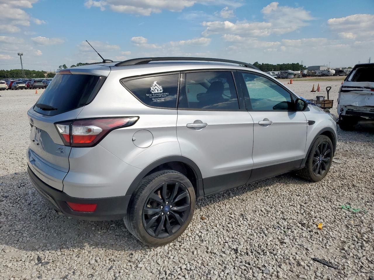 2018 Ford Escape Se - Фото 3