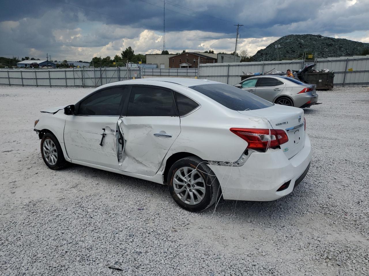 2019 Nissan Sentra S - Фото 2