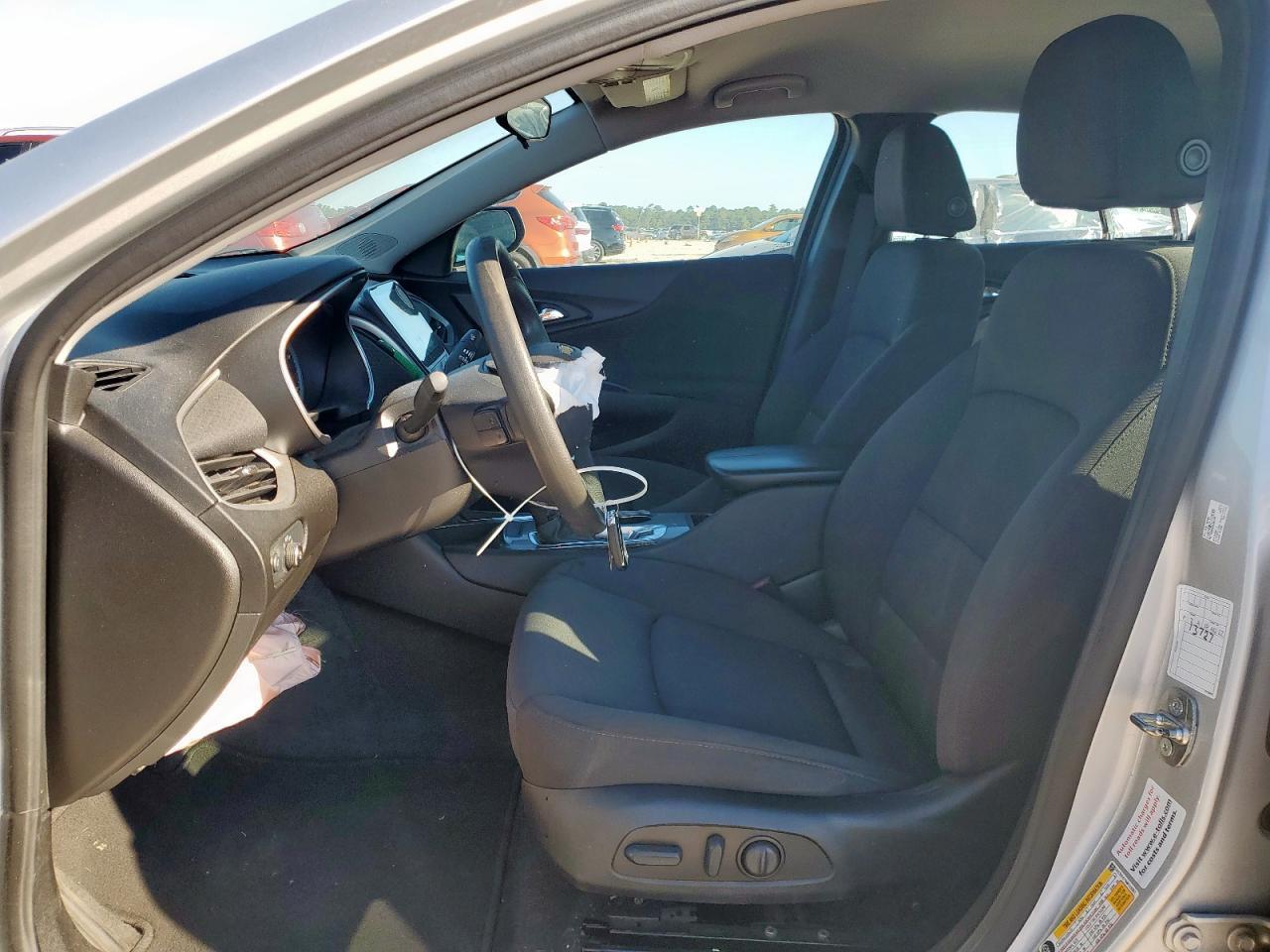 2022 Chev Malibu - Фото 7