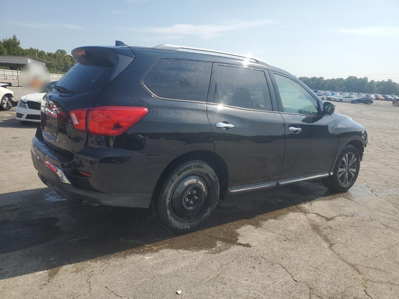 2019 Nissan Pathfinder S - Image 3