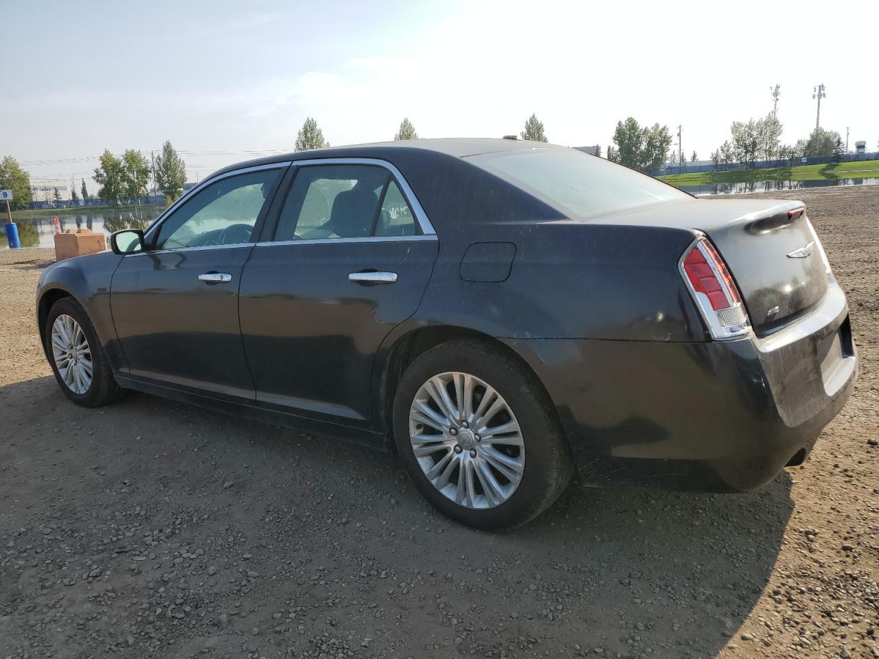2013 Chrysler 300C Luxury - Фото 2