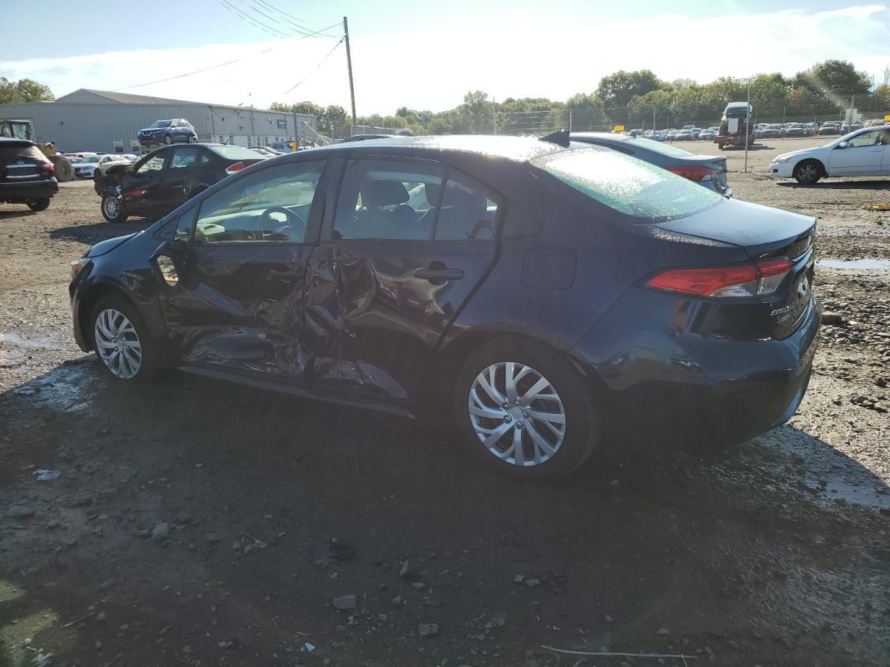 2021 Toyota Corolla Le - Фото 2