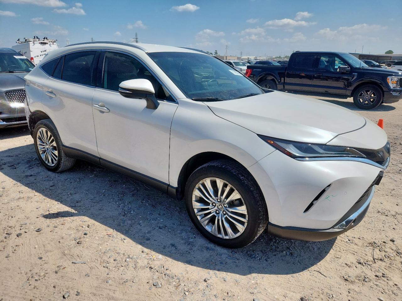 2022 Toyota Venza Le - Фото 4