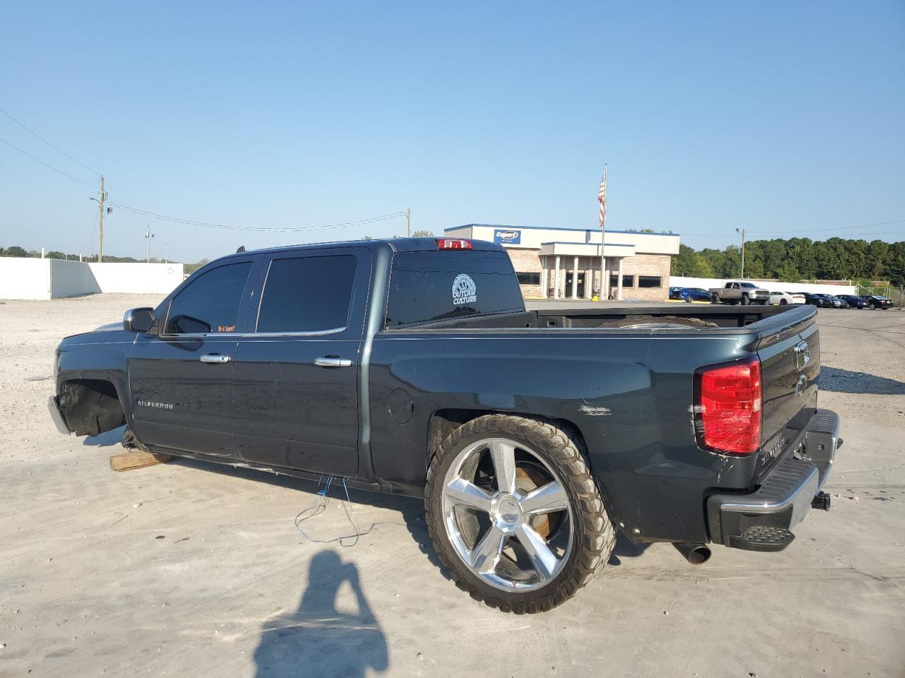 2017 Chevrolet Silverado C1500 Lt - Image 2