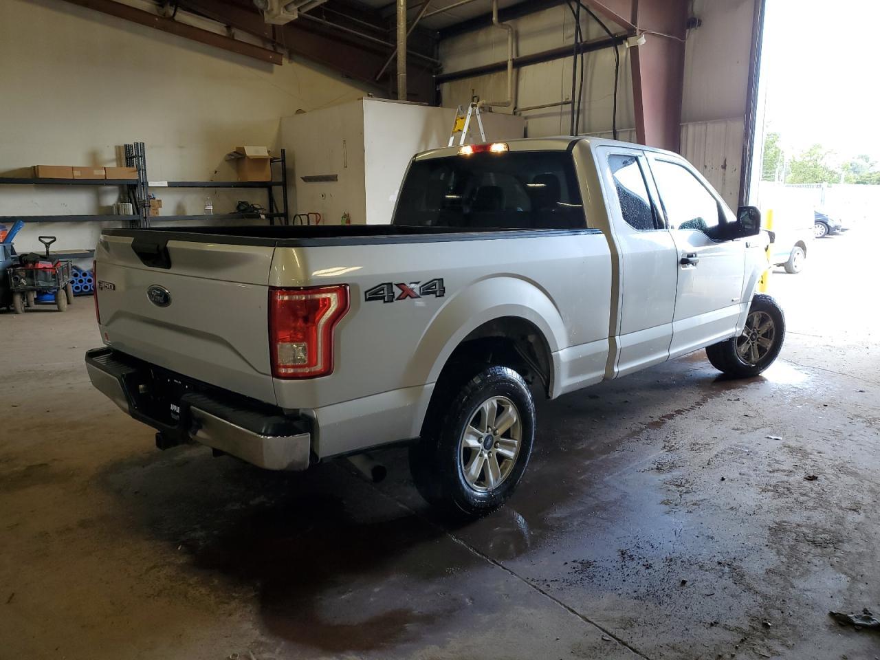 2015 Ford F150 Super Cab - Фото 3