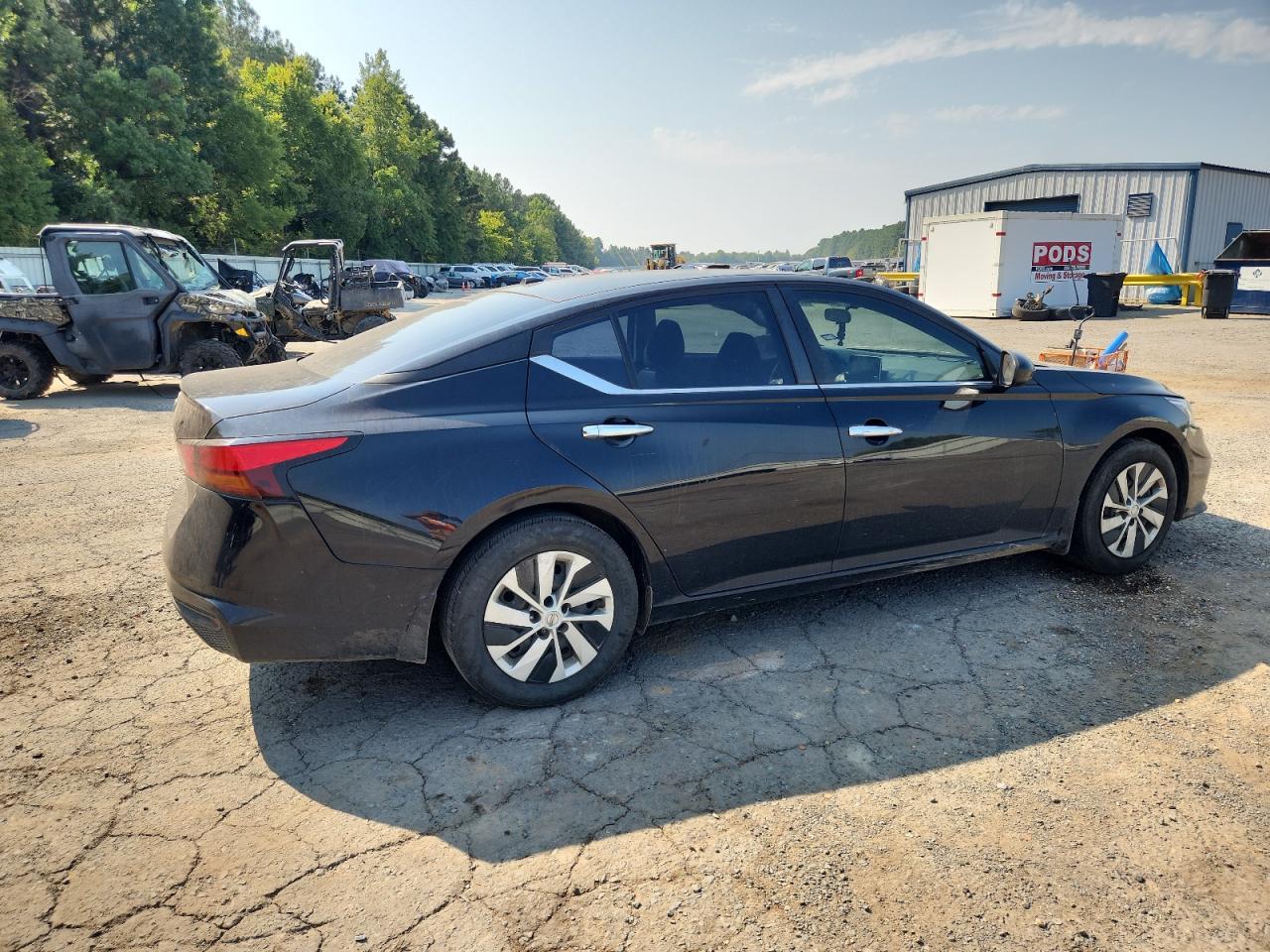 2019 Nissan Altima S - Фото 3