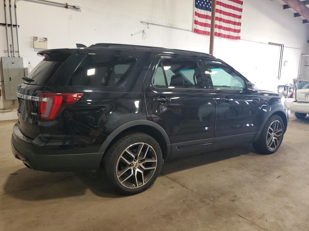 2016 Ford Explorer Sport - Фото 3