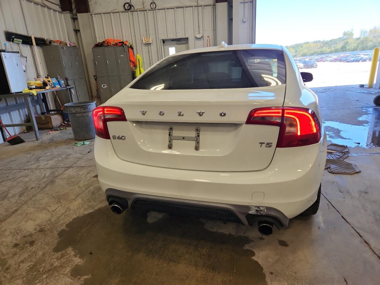 2017 Volvo S60 - Фото 6