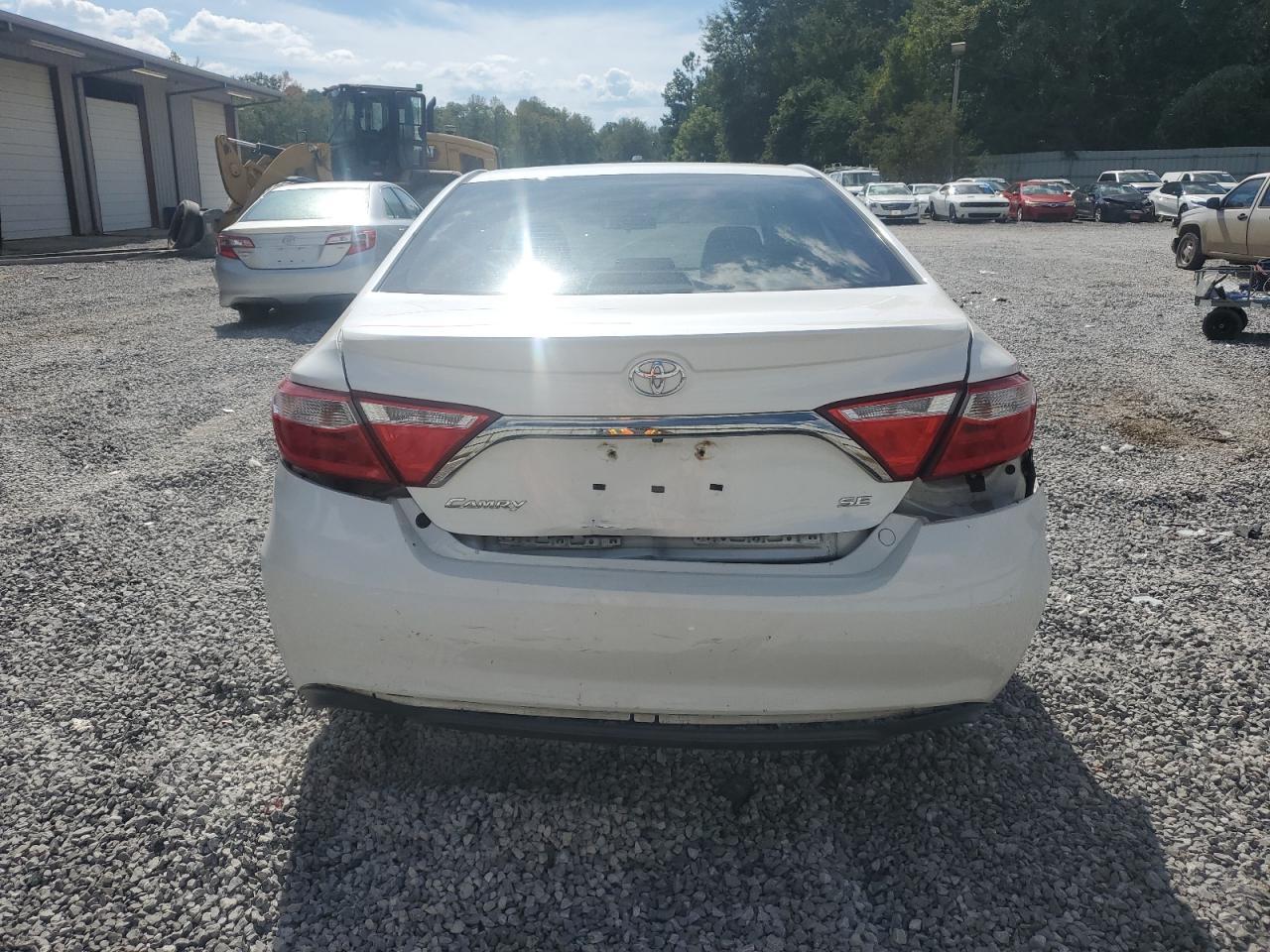 2017 Toyota Camry Le - Фото 6