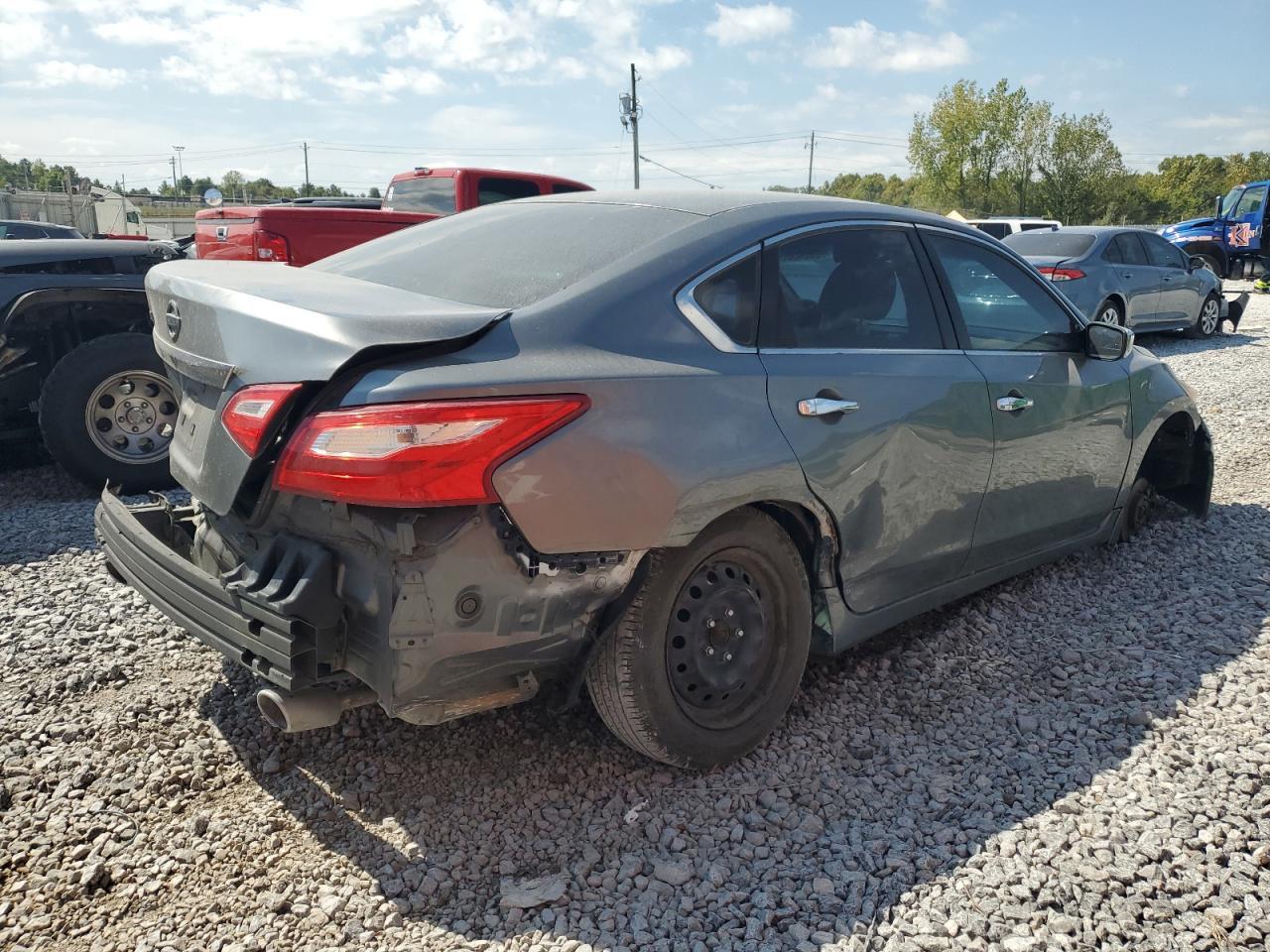 2016 Nissan Altima 2.5 - Фото 3