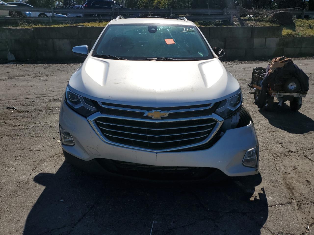 2021 Chevrolet Equinox Premier - Image 5